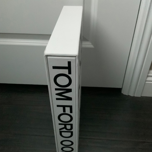 Tom Ford 002 Book - Picture 3 of 3